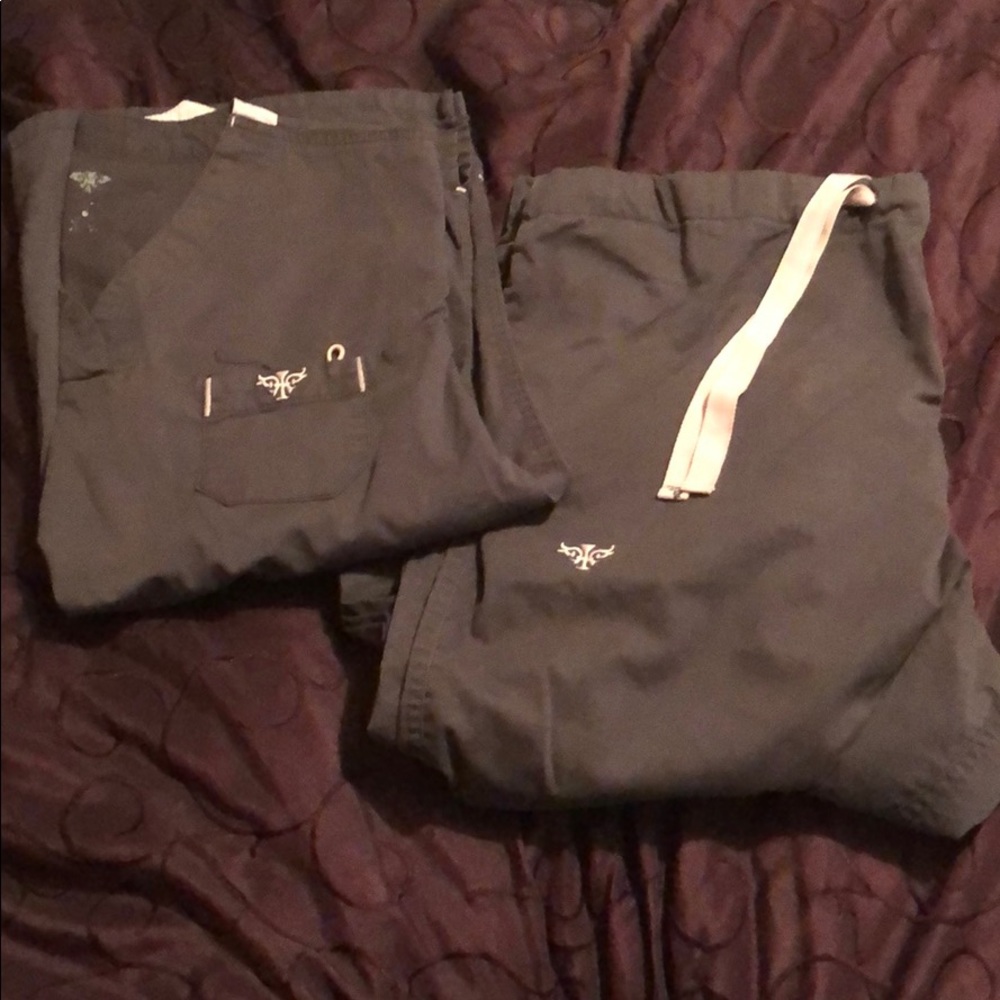 Med Couture scrub set. LARGE top and bottom